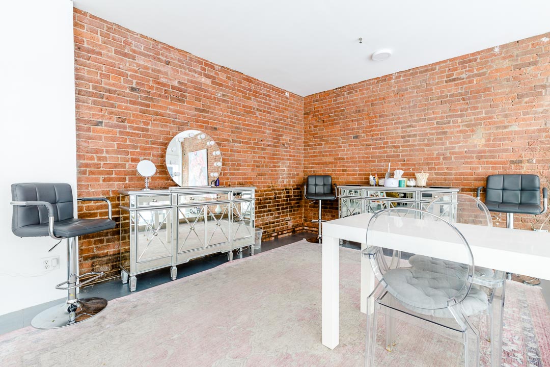 Artistongo Rent Exclusive Salon Spaces By The Hour See Your Clients Anywhere Anytime